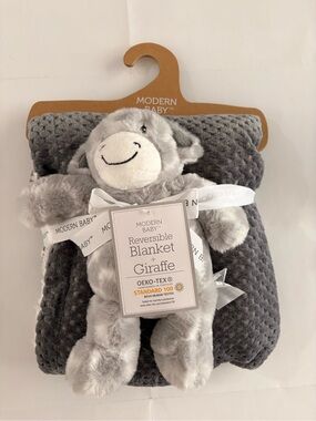 Modern Baby Reversible Giraffe Blanket - Gray